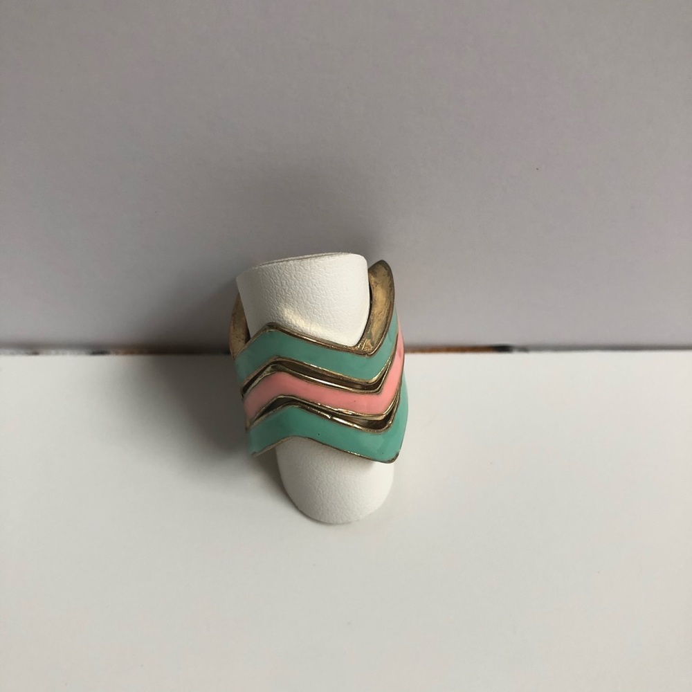 Jewelmint Chevron Stackable Rings + Mixed metal - Picture 5 of 8